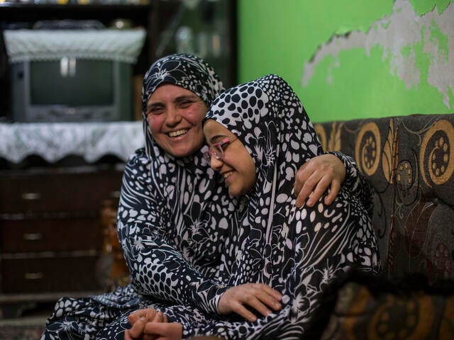 Salam 10 år Syrien med mamma