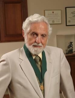 Dr. Carl Djerassi ist der Erfinder der Pille