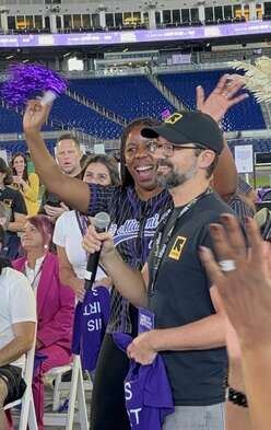 David wins a prize shirt