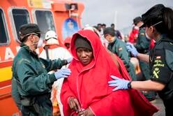 woman leaves Hamal rescue boat