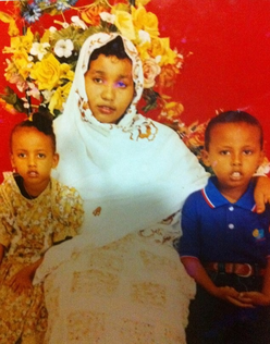 Rahmo, Mohamed, and their mother in Somalia