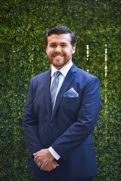 Headshot of Volunteer Andres Roque