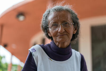 Tania, an elderly Venezuelan woman who is now homeless in Colombia