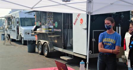 The IRC and Salt Lake City food trucks came to support the fundraiser. Abudu from Kafe Mamai was joined by Spice Kitchen from the International Rescue Committee (IRC) in Salt Lake City to raise money for Yemen.