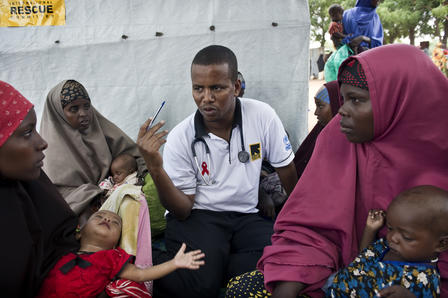 IRC aid worker speaks to refugees living in the Dadaab refugee camp