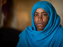 Eine Frau aus dem Stamm der Beja in Port Sudan, der Hauptstadt des Staates am Roten Meer im Osten des Sudan. 