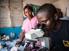 Laboruntersuchungen in Liberia