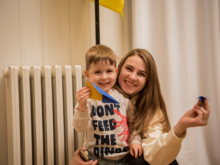 Yanina celebrates graduating the IRC’s orientation course for Ukranian refugees in the UK