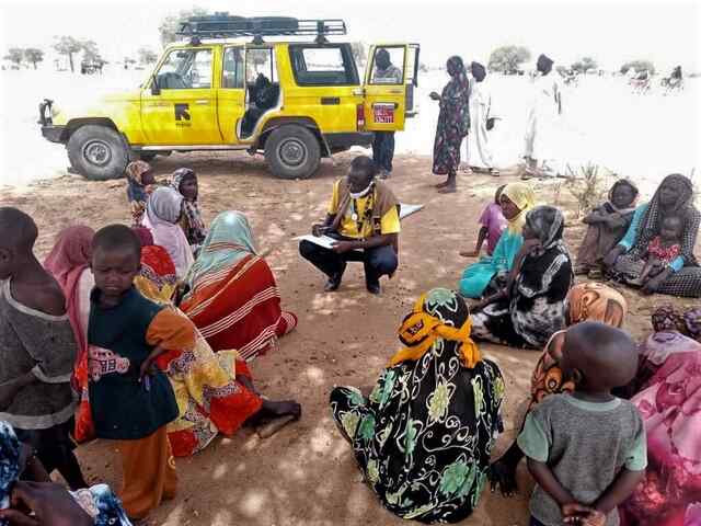 IRC staff at the Chad border supporting refugees from Sudan.