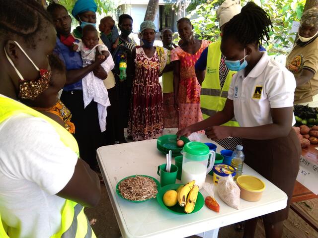 Esther offers health education workshops to mothers and other women in the community, so they can prevent malnutrition and other illnesses at home.