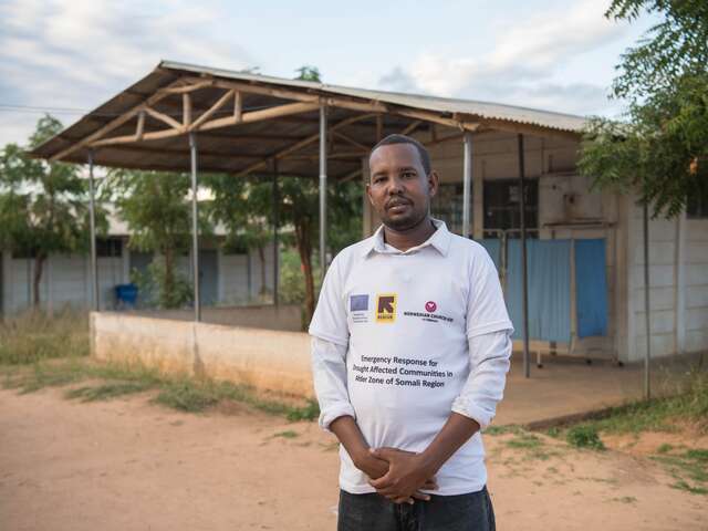 With funding from the EU, Abdala, 30, and his team have supported [around 2,000] households with water, sanitation, and hygiene (WASH) supplies, including items like jerry cans and soap. Their WASH activities are critical because many people have lost access to clean water for drinking, cooking, and cleaning.