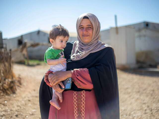 Halima mit ihrem jüngsten Sohn Hamza, Credit: Iuna Vieira/IRC