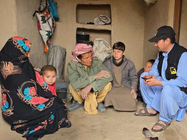 Das IRC-Team besucht Saifuddin und seine Familie.