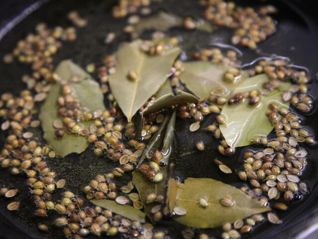 Oil frying herbs