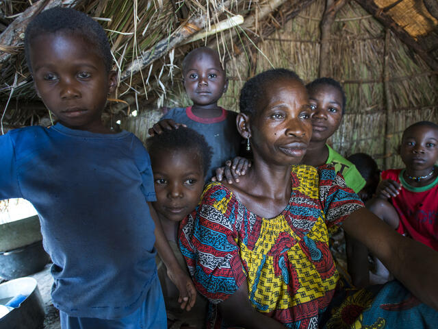 Family in a makeshift camp in Kaga Bandoro