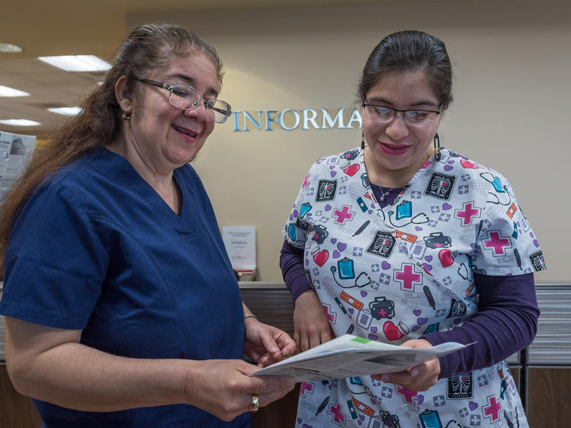 Salvadoran mom and daughter in San Jose