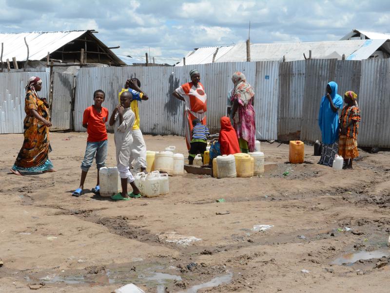 refugees at a pump Kenya water kenya cholera refugees