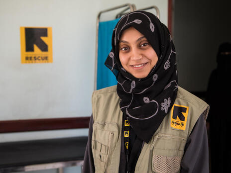 An IRC health worker in Yemen