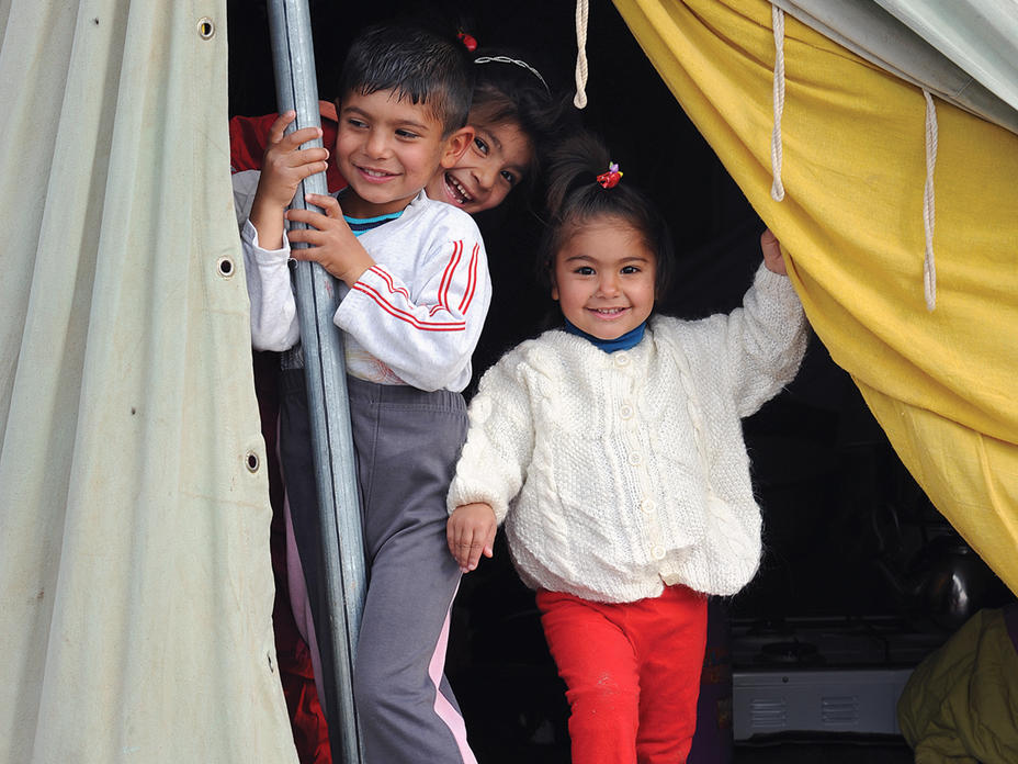 Give shelter to refugee families across the world this holiday season. Give shelter to refugee families across the world this holiday season.