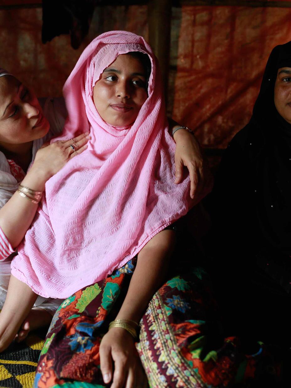 Rohingya-aktivisten och advokaten Razia Sultana driver sitt eget kvinnocenter i flyktinglägret Ukhiya i Bangladesh och hjälper kvinnor i lägret att förstå sina rättigheter.