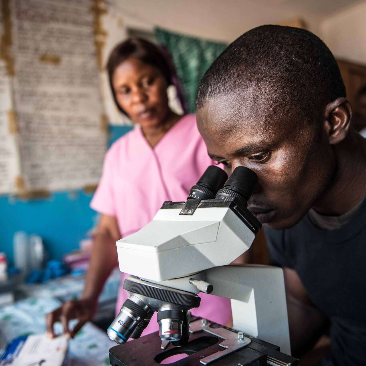 Laboruntersuchungen in Liberia