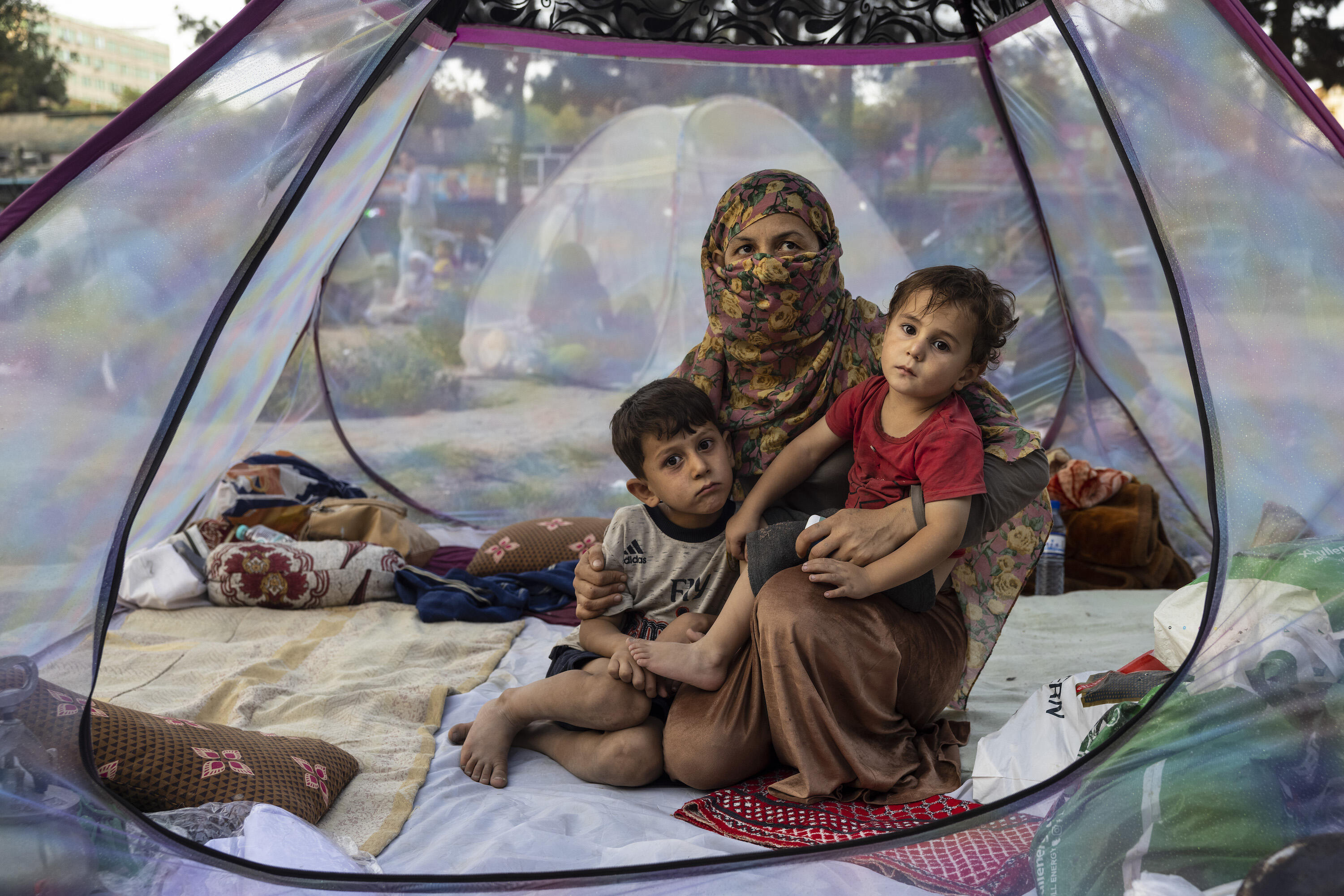 Familj på flykt i Afghanistan