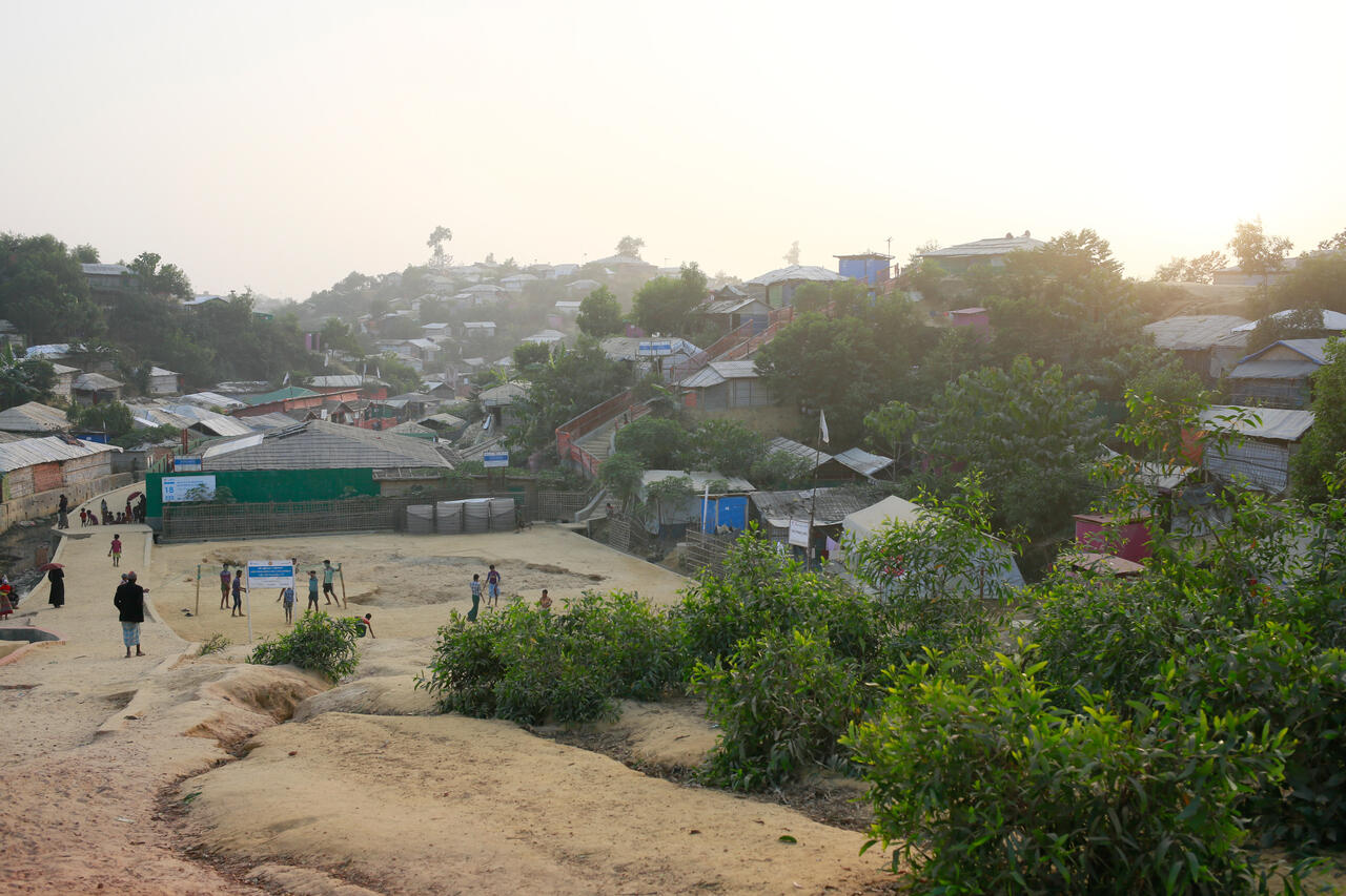 Blick auf das Lager Ukhiya in Cox's Bazar, wo Tausende von Rohingya leben, die vor der Gewalt in Myanmar geflohen sind. 