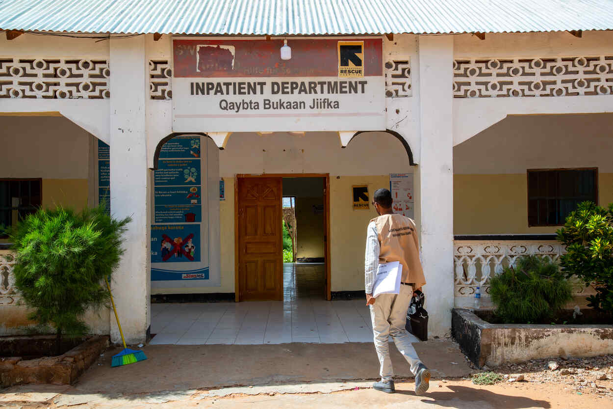 The front entrance of the IRC-supported Hanano Hospital.