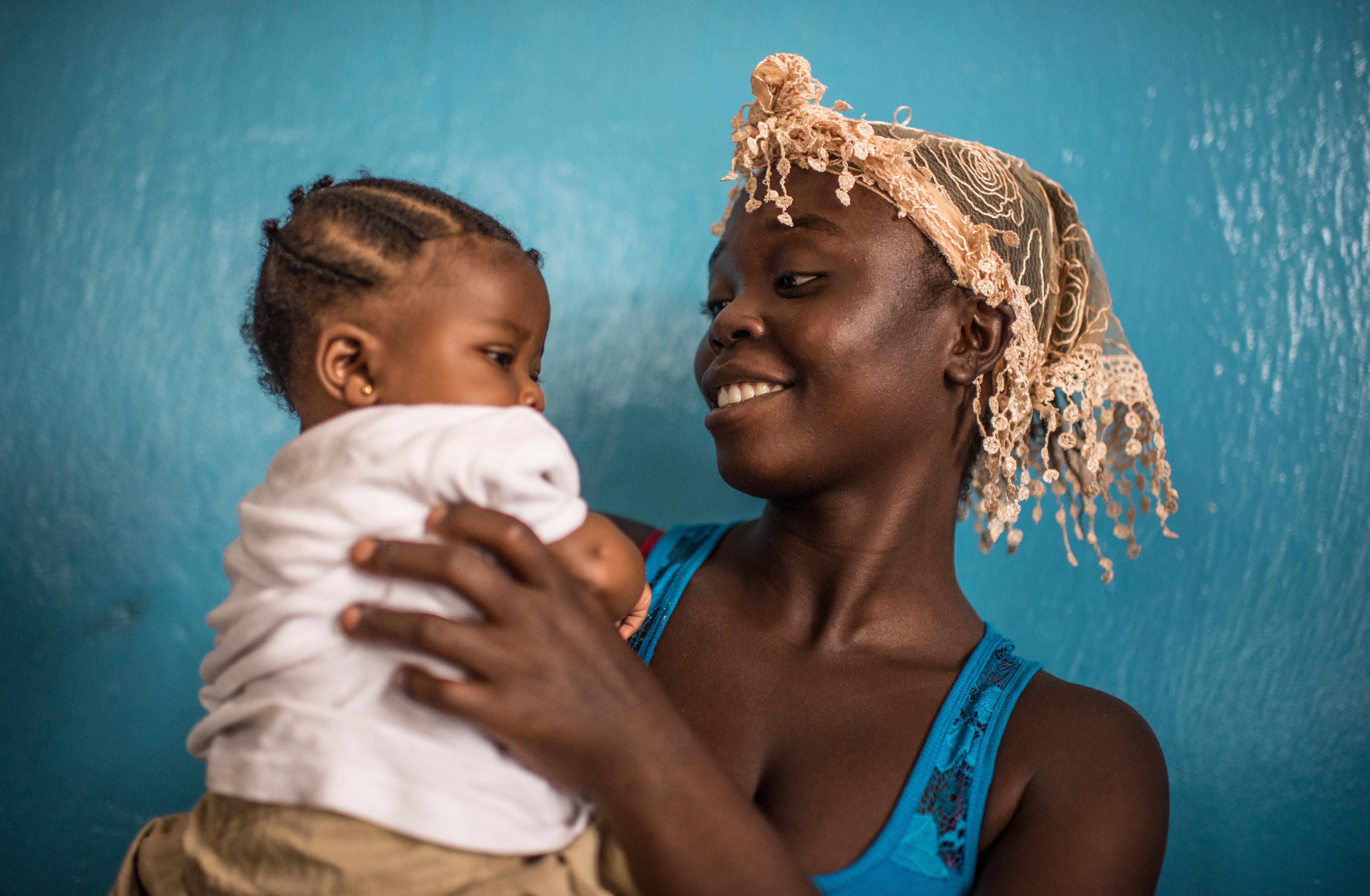 20-year-old Gborlu Koiwo delivered her healthy baby, Mamie, at IRC-supported Konia Health Centre in Lofa County, Liberia