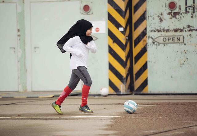 Mädchen beim Fußballtraining