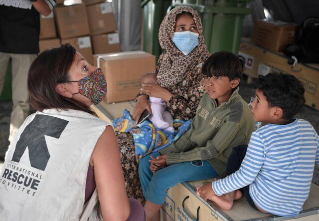 Martha Roussou speaks to family in the Lesvos RIC