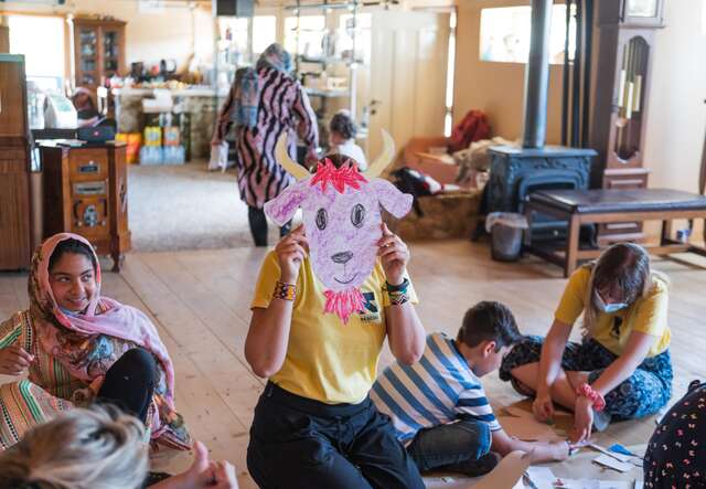  Workshop with refugee woman from Iran and Afghanistan and their children.