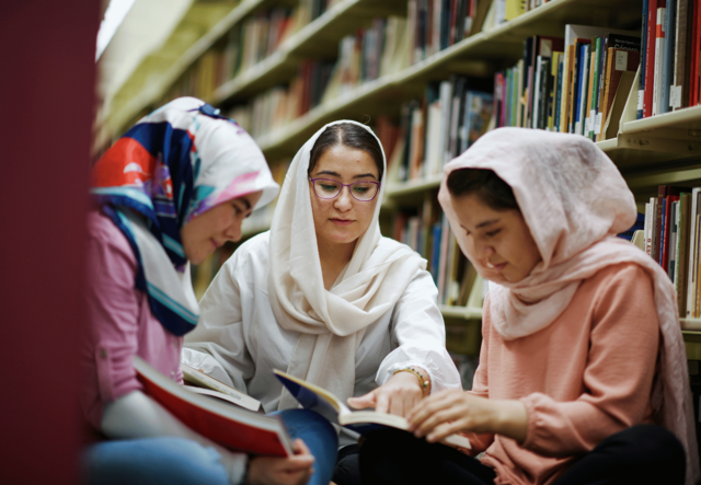 three women reading