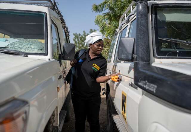 Bebata sets off for the Fourkouloum camp, 71 kilometers from the office along unpaved roads.