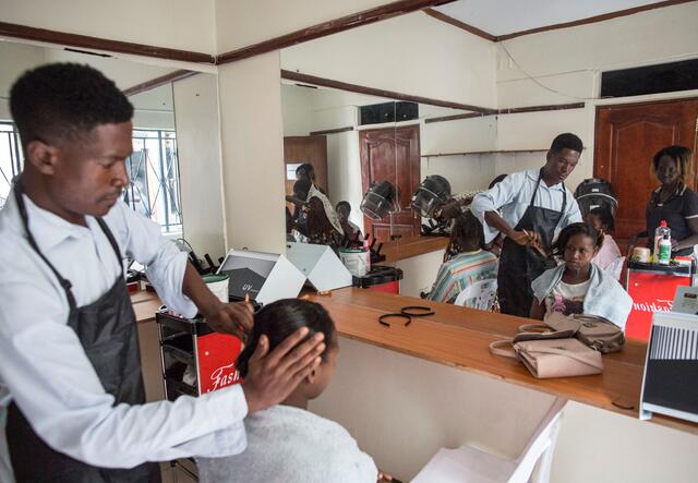 An IRC-supported hairdressing training class in Kampala