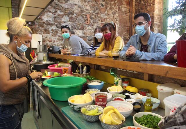 Jacqueline preparing the Mahchi dish