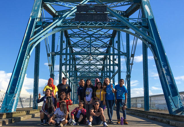 With long-time IRC volunteer and Sierra Club Inspiring Connections Outdoors Leader, Norman Slawsky, on a trip to Chattanooga, TN.