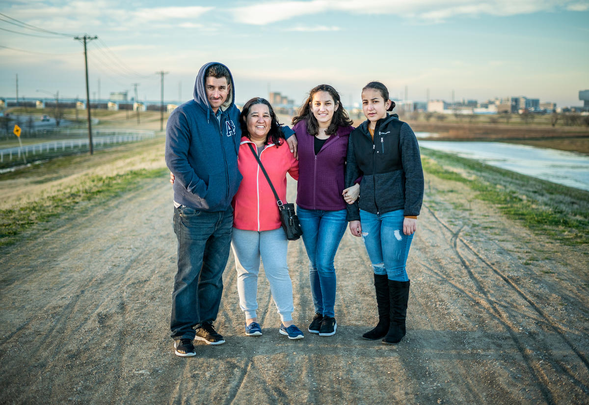 Salvadoran refugee family in Dallas Salvadoran refugee family in Dallas