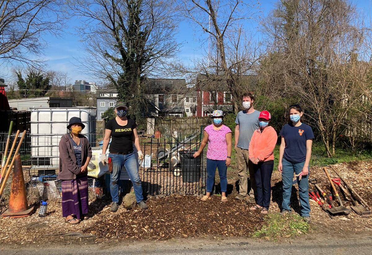 New Roots hosts its first volunteer workday of the season New Roots volunteers