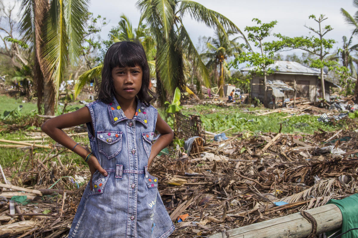 Typhoon Haiyan Hits The Philippines International Rescue Committee Irc