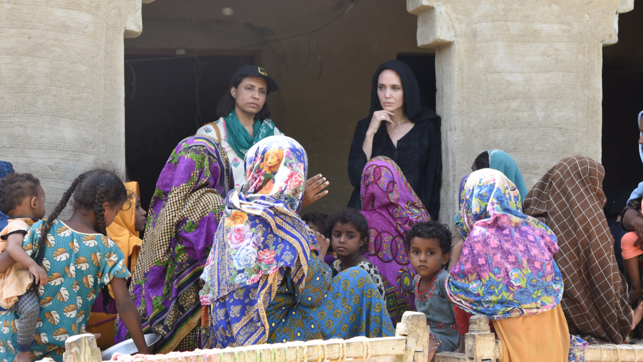 Angelina Jolie's visit to Pakistan shines spotlight on severe flooding, climate  change | International Rescue Committee (IRC)