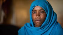 Eine Frau aus dem Stamm der Beja in Port Sudan, der Hauptstadt des Staates am Roten Meer im Osten des Sudan. 