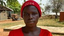 Salome, 18 år, är en av många unga mammor i Uganda. 