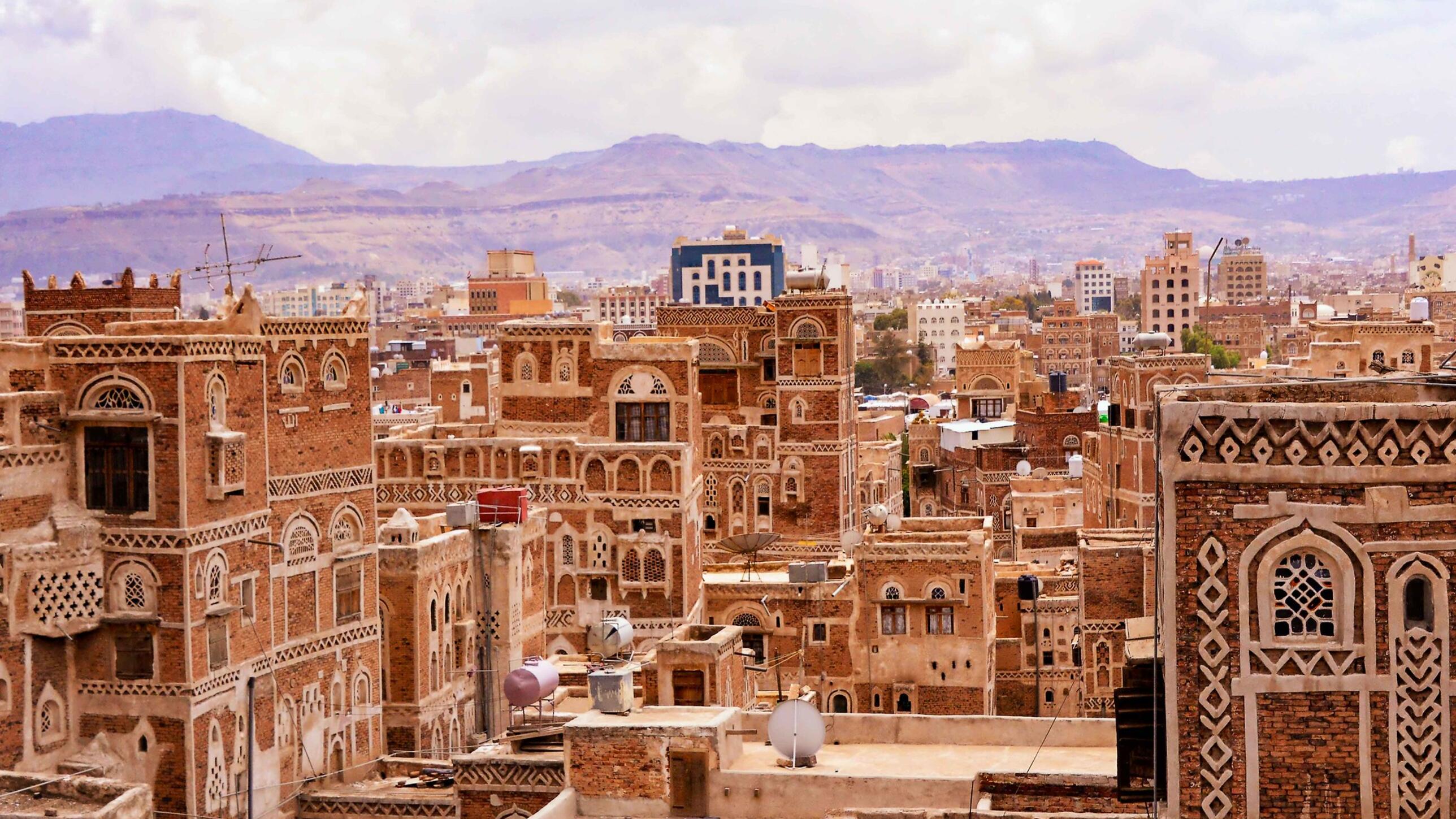 Сана сурет. Фиакия Йемен. Сана столица Йемена. Сана Йемен фото. Йемен Сана достопримечательности.